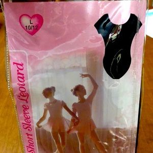 Brand new short sleeve leotard in Black
